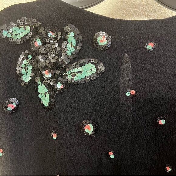 Black Short Sleeve Sequin Top - Picture 2 of 3